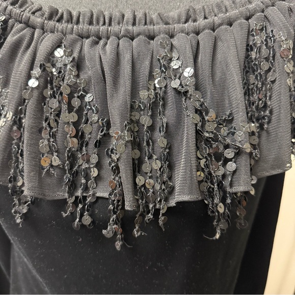 Cachet Velvet Elegant Black Off-Shoulder Top with Sequin Detail. Size Large - Picture 2 of 7